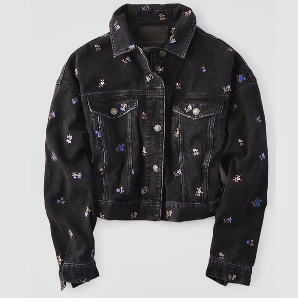 American Eagle Outfitters Jackets & Blazers - American Eagle Ditsy Floral Cropped Denim Jacket